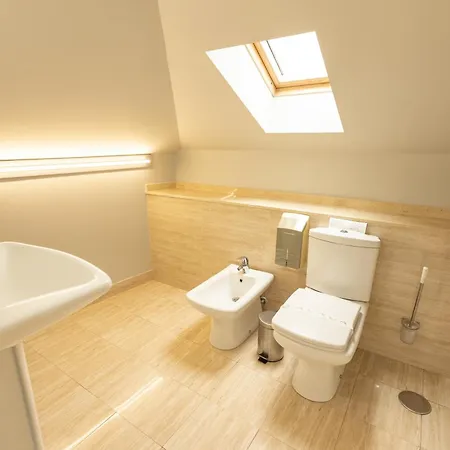 Montedobra فندق 3*