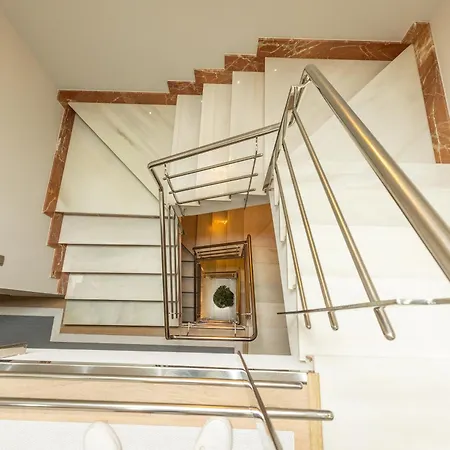 Montedobra فندق 3*